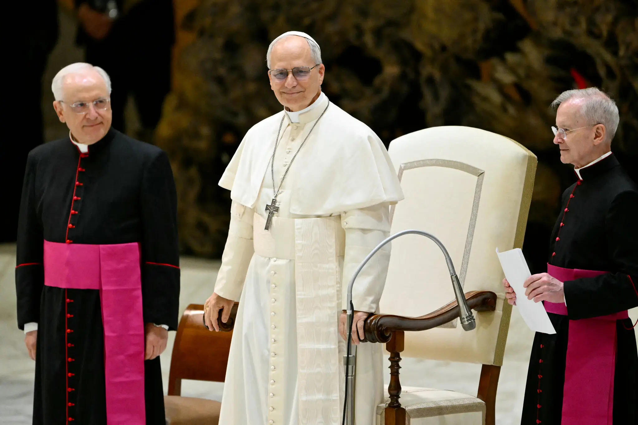 Папа Лев XIV закликав ЗМІ до миру на першій зустрічі у Ватикані